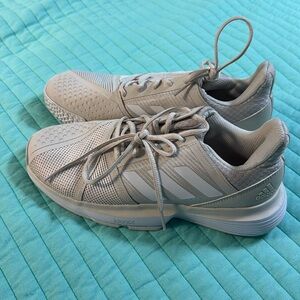 Like New Adidas Bounce Court Sneakers